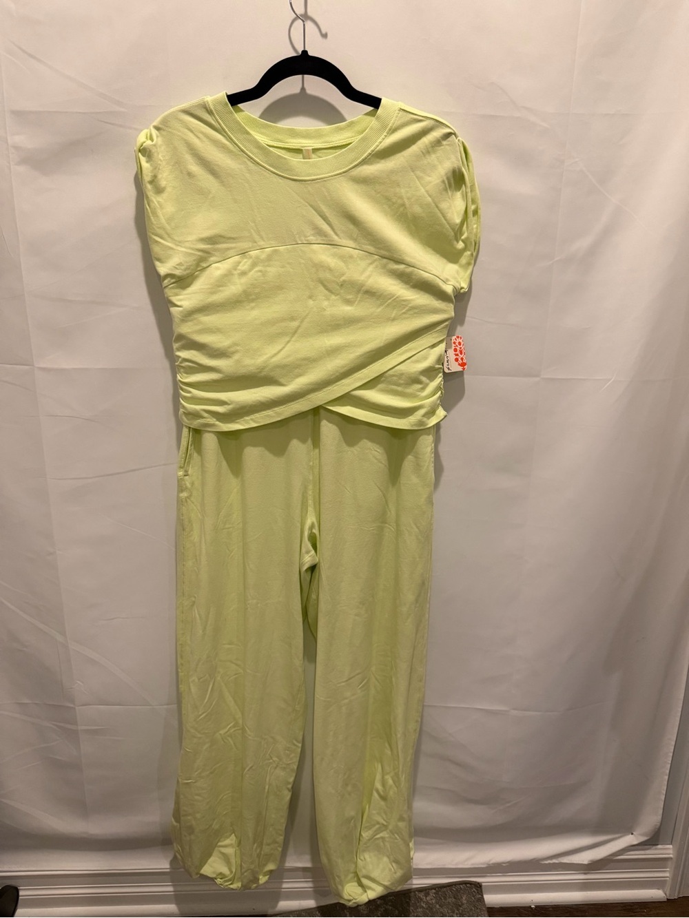 NWT 2 Piece Movement Hot Shot Crossover Set Whipped Lime.sizeL.lounge,Athleisure
